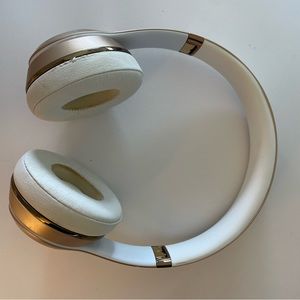 Rose Gold Beats by Dre